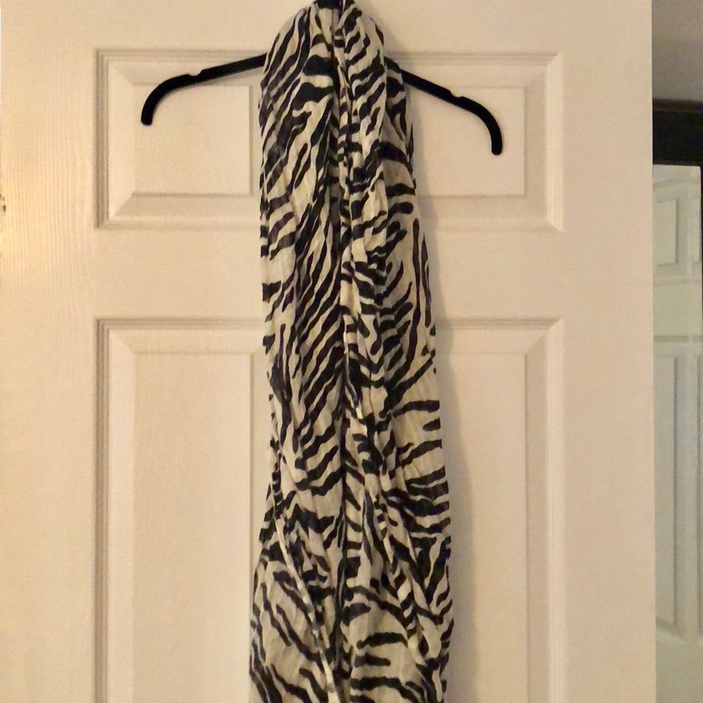 Zebra 🦓 stipe scarf